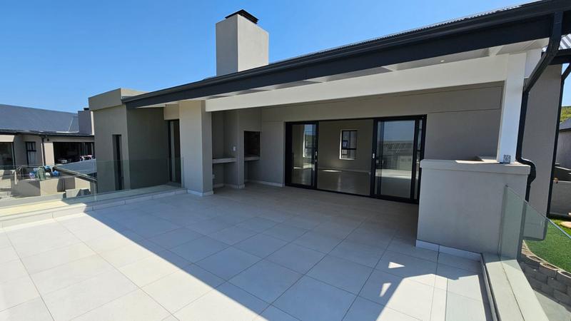 3 Bedroom Property for Sale in Outeniquasbosch Western Cape